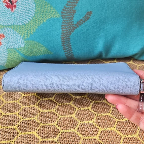 Michael Kors Pale Blue Jet Set Wallet - Picture 2 of 7